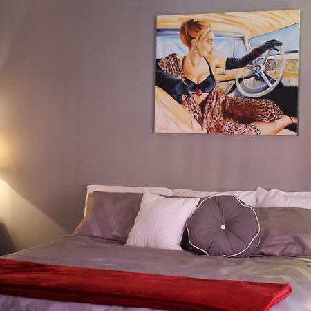 Lux Rooms Wallace Rum bild