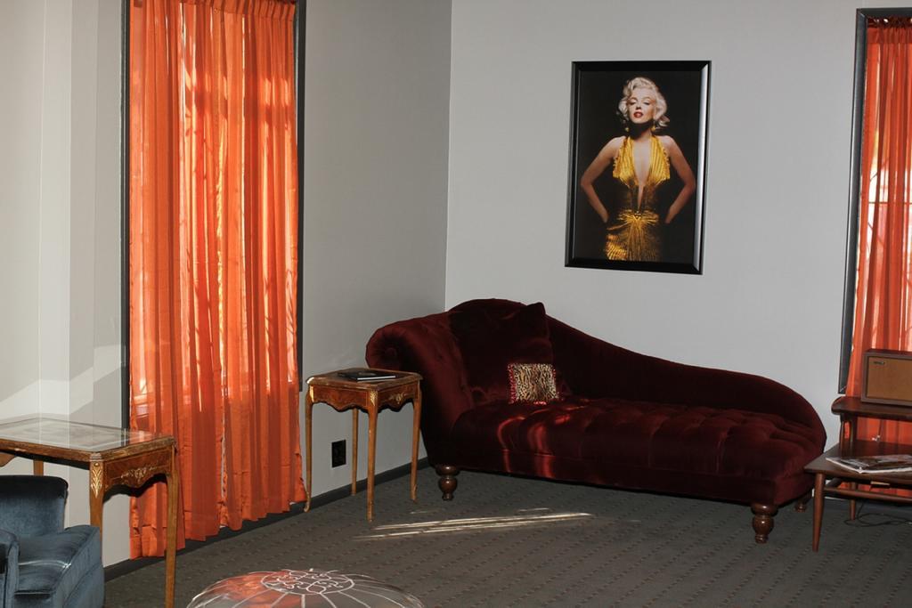 Lux Rooms Wallace Rum bild